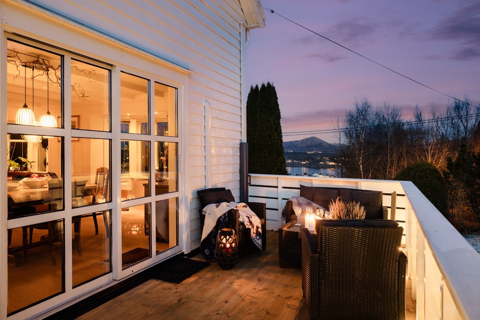 Her får du flott sjøutsikt og nærhet til flotte turområder Galleribilde