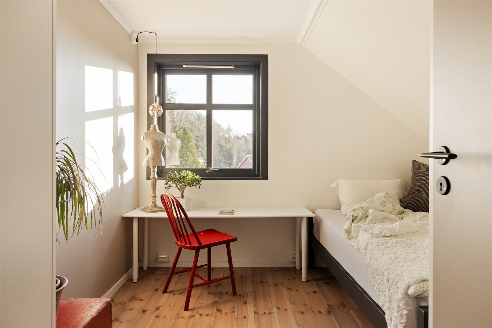 Det 1. soverommet er målt til 9m² Galleribilde