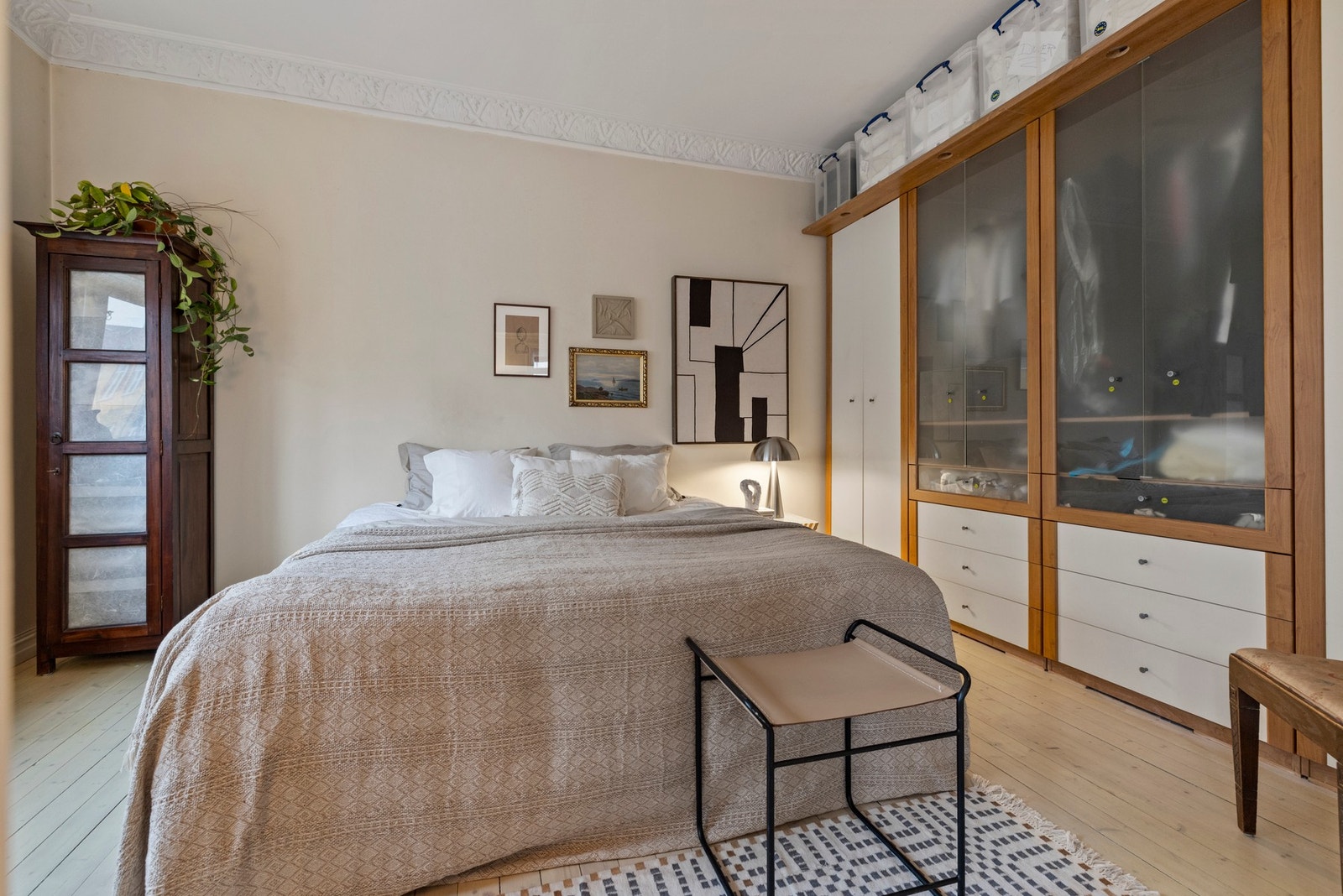 Rommet har en rolig og behagelig atmosfære som legger til rette for gode netter og en avslappende start på dagen. Galleribilde