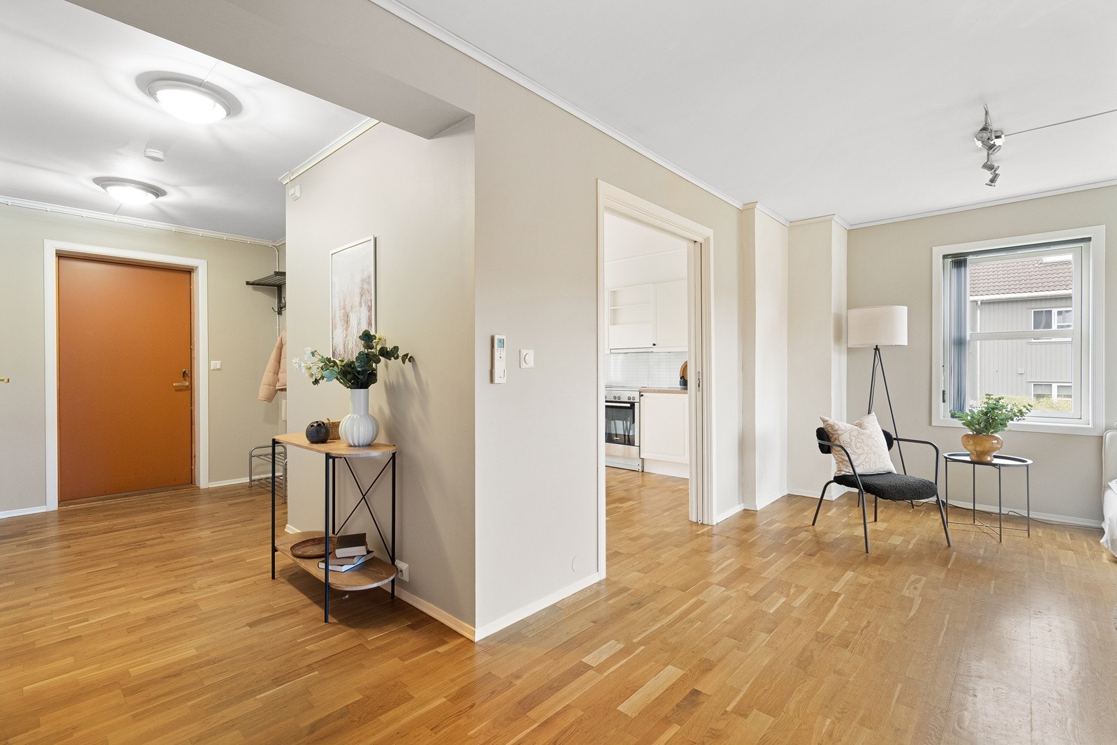 Stue/gang. Galleribilde