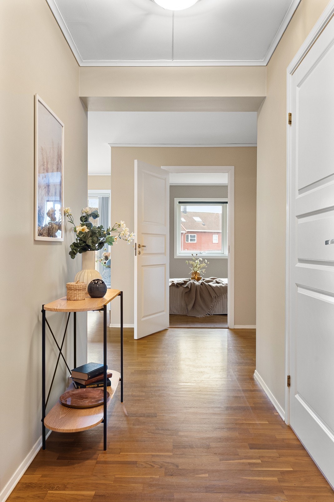 Entré/gang. Galleribilde