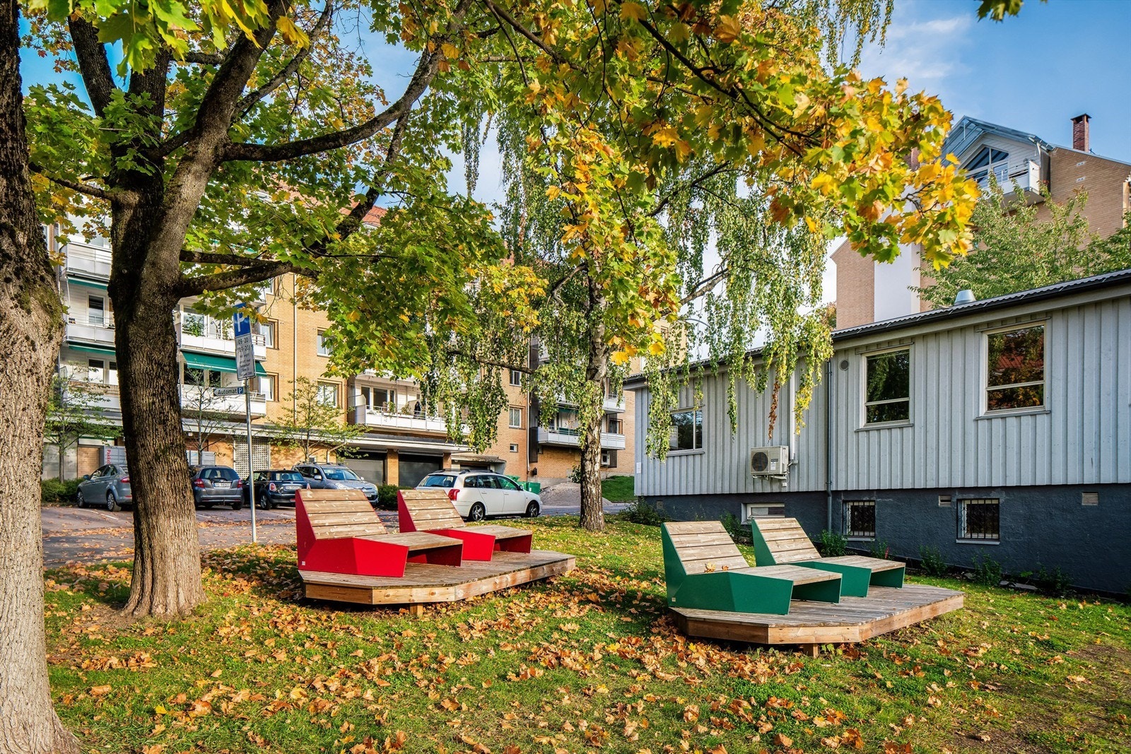 Et hyggelig og veletablert boligområde med flotte fellesområder og umiddelbar nærhet til søndagsåpen butikk og flere gode service- og kollektivtilbud Galleribilde