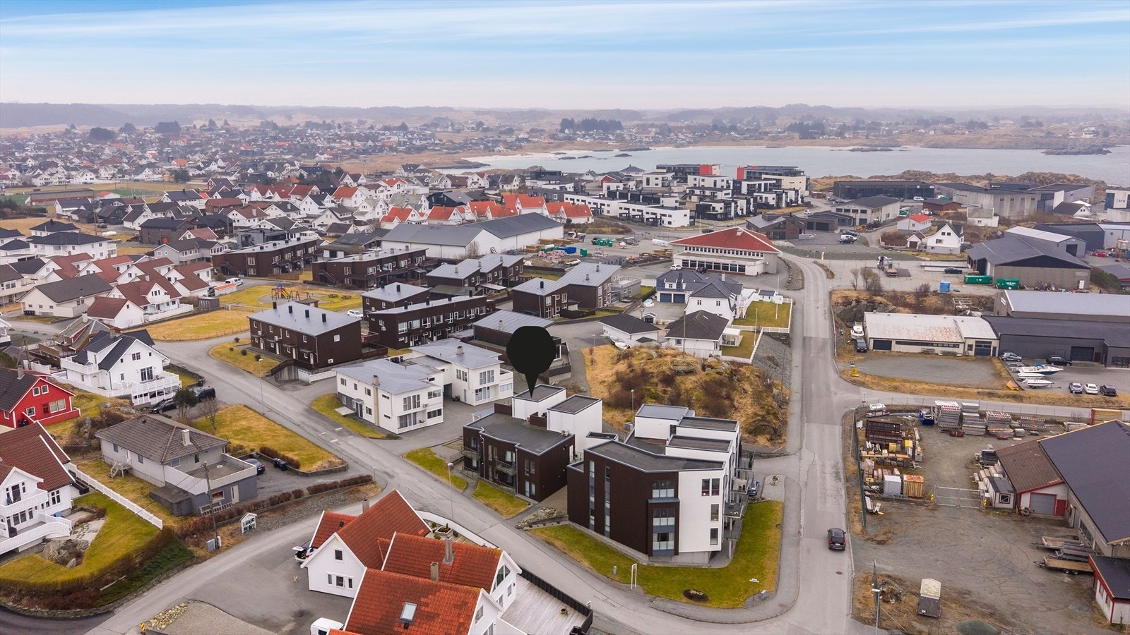Herfra er det kort avstand til både barnehager, skoler, idrettsanlegg, turområder og sentrum Galleribilde