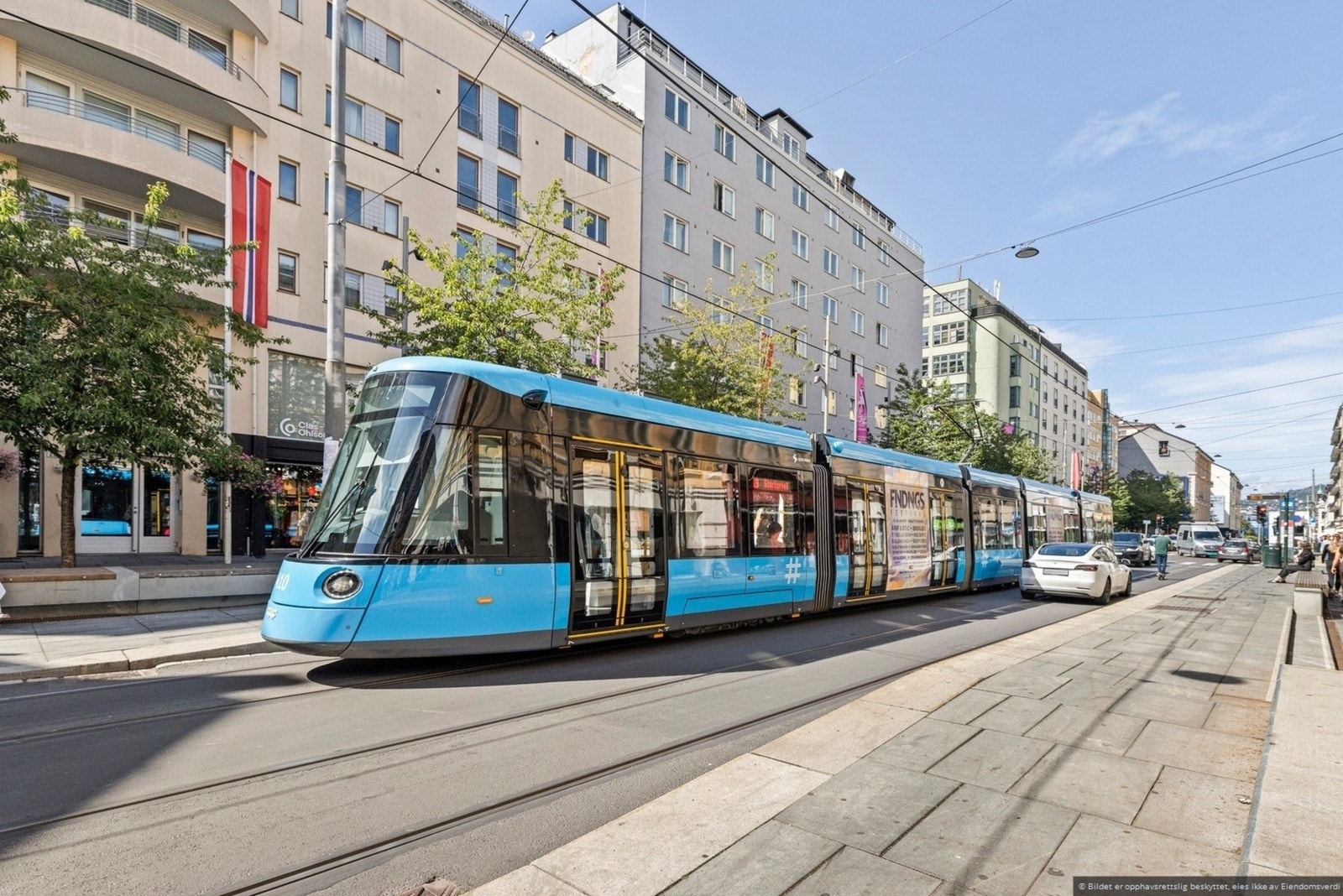 Nærområdet - kort vei til offentlig kommunikasjon som buss, T-bane og trikk. Galleribilde
