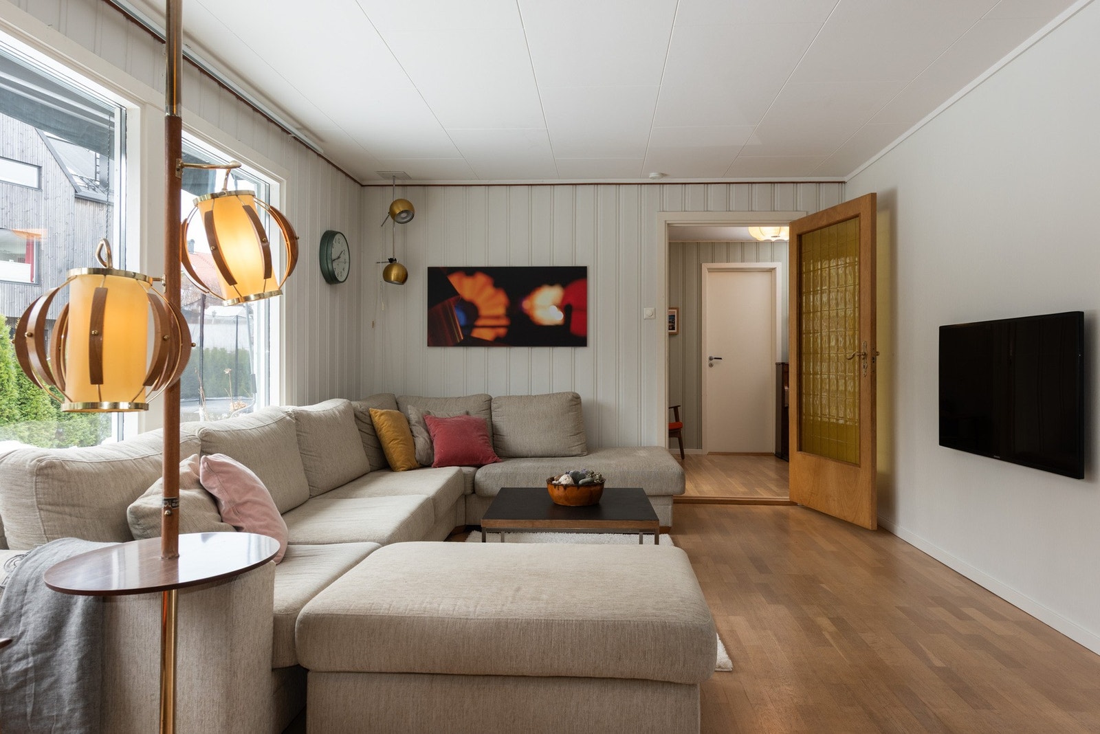 Her er det god boltringsplass for hele familien! Parkettgulvet ble for øvrig slipt i 2016. Galleribilde