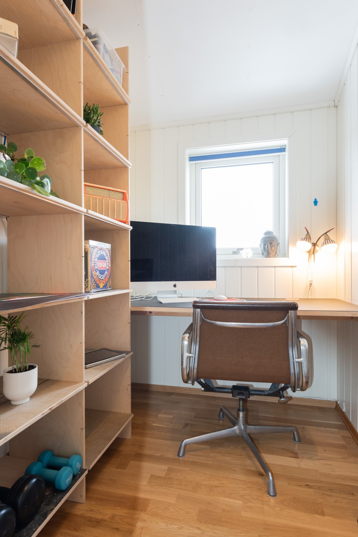 I tilknytning til hovedsoverommet får du et eget praktisk hjemmekontor. Galleribilde