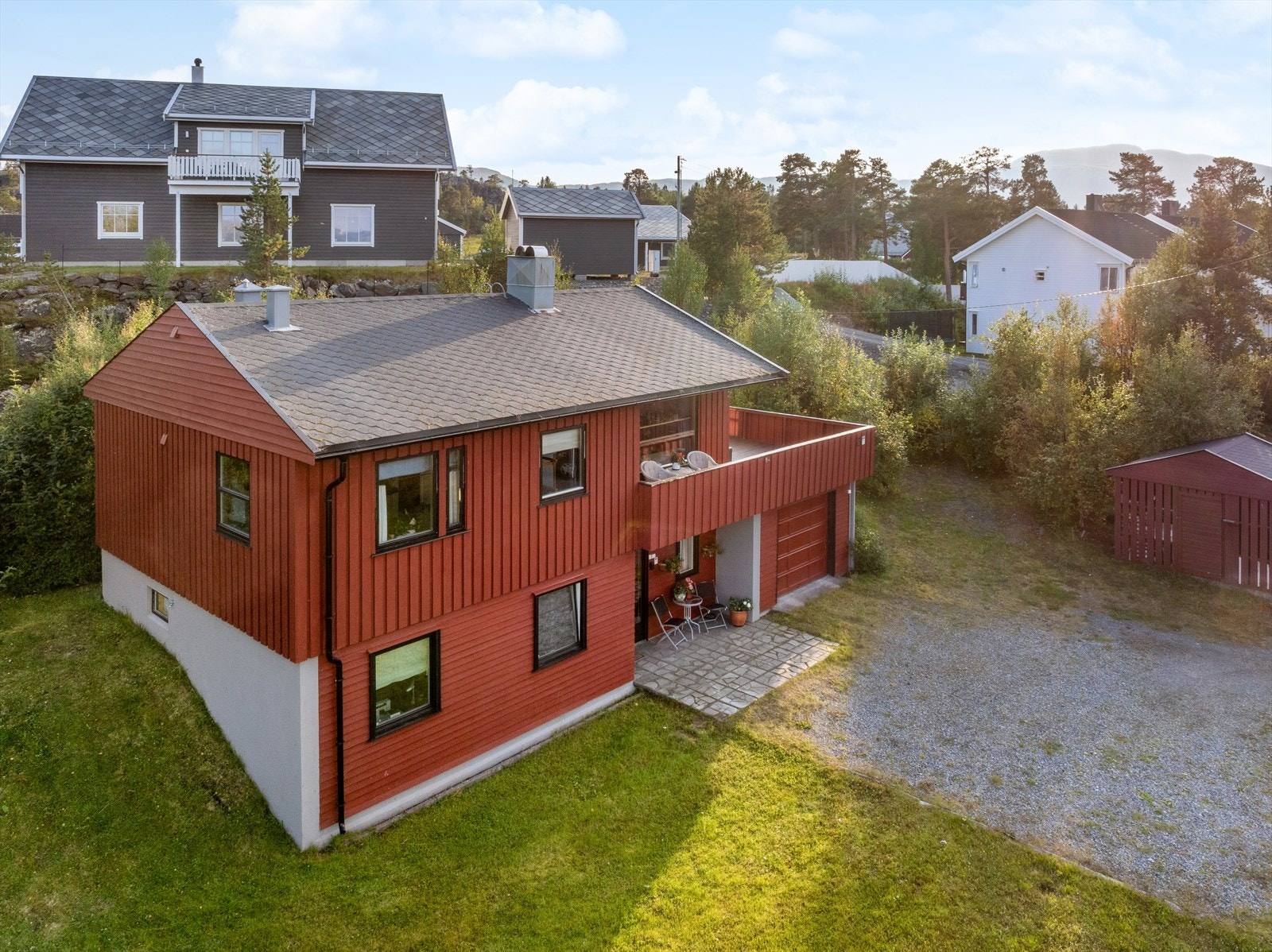 Velkommen til Falkeveien 13, presentert av Magnar Sønvisen Moe for DNB Eiendom. Galleribilde