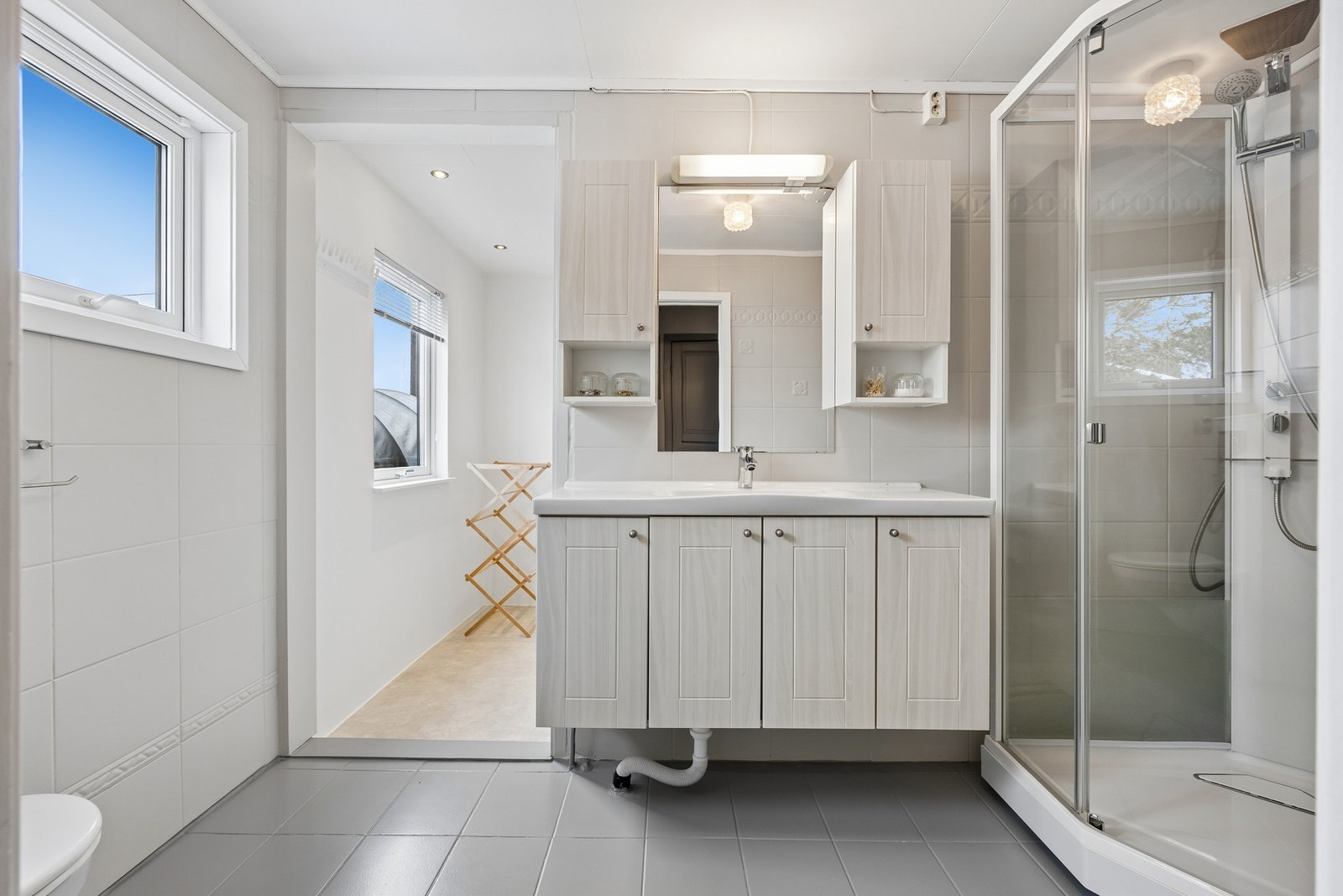 God belysning og tilknytning til stor bod! Galleribilde