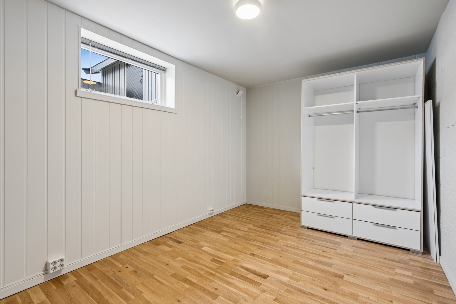 Soverommene er malt i behagelige og moderne farger, i tillegg er det god belysning. Galleribilde