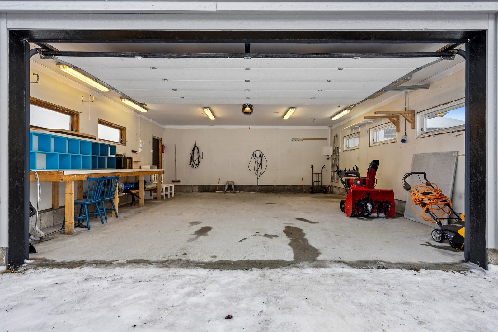 Isolert og med ledport. Galleribilde