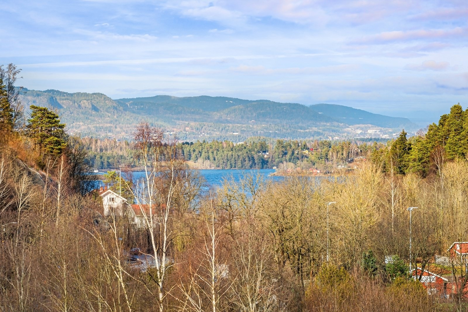 Flott utsikt mot fjorden Galleribilde