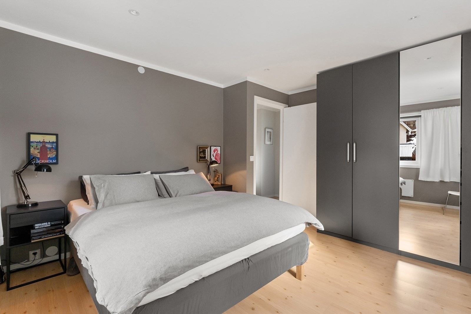 Romslig hovedsoverom. Galleribilde