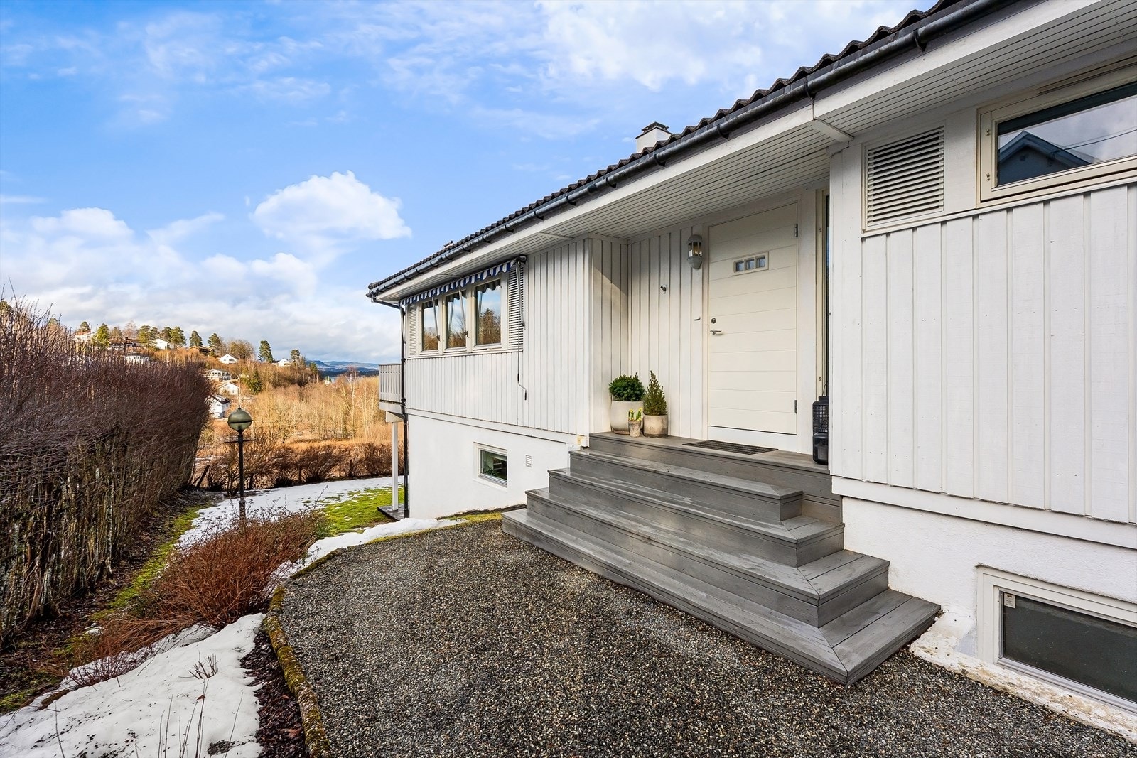 Overbygget inngangsparti. Galleribilde