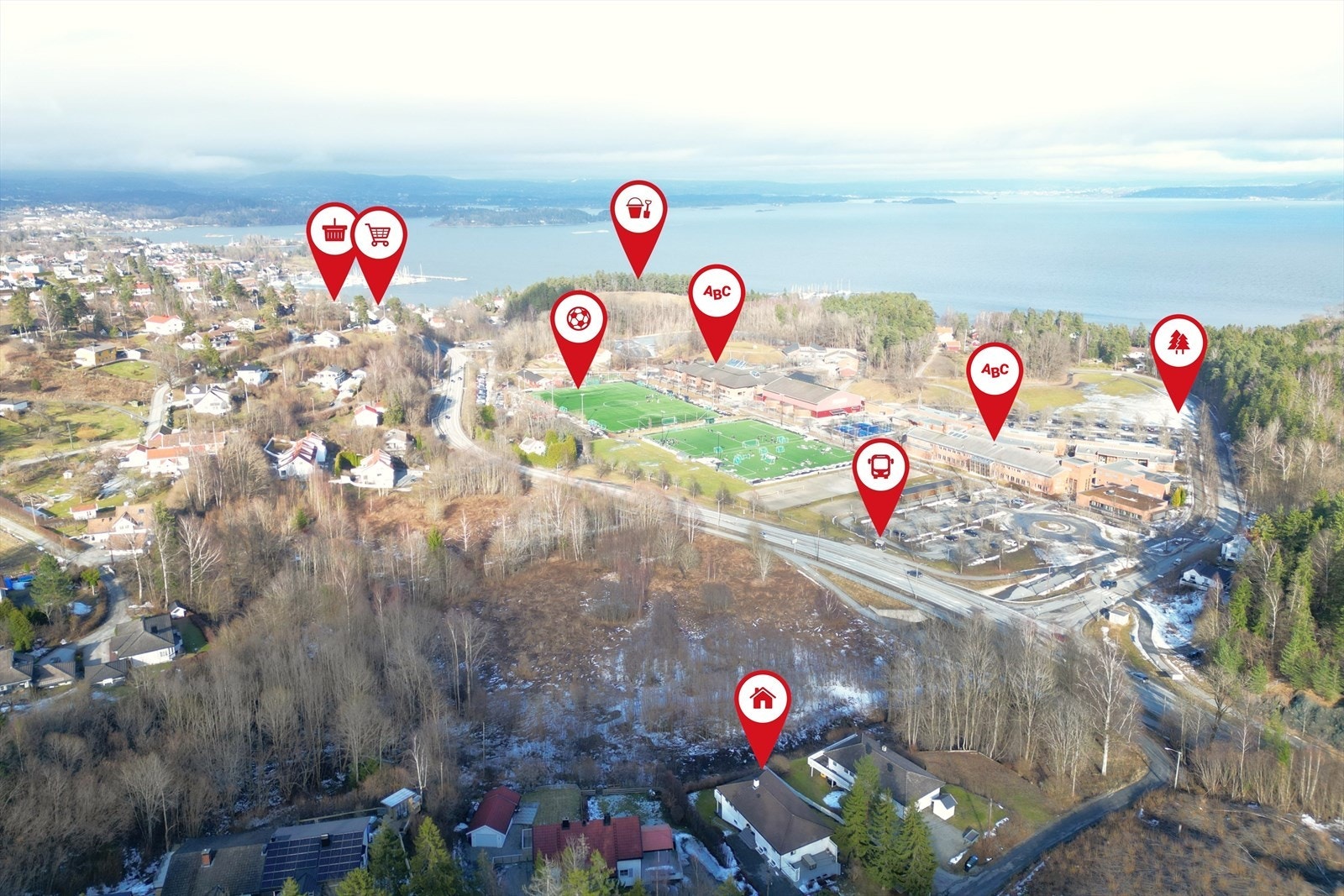 Markører fra vesntre: Vollen sentrum, REMA 1000, Vollen idrettsanlegg, Fritznerstranda, Arnestad barneskole, boligen, Håkavik bussholdeplass, Vollen ungdomsskole og Vollen Frisbeegolfbane. Galleribilde