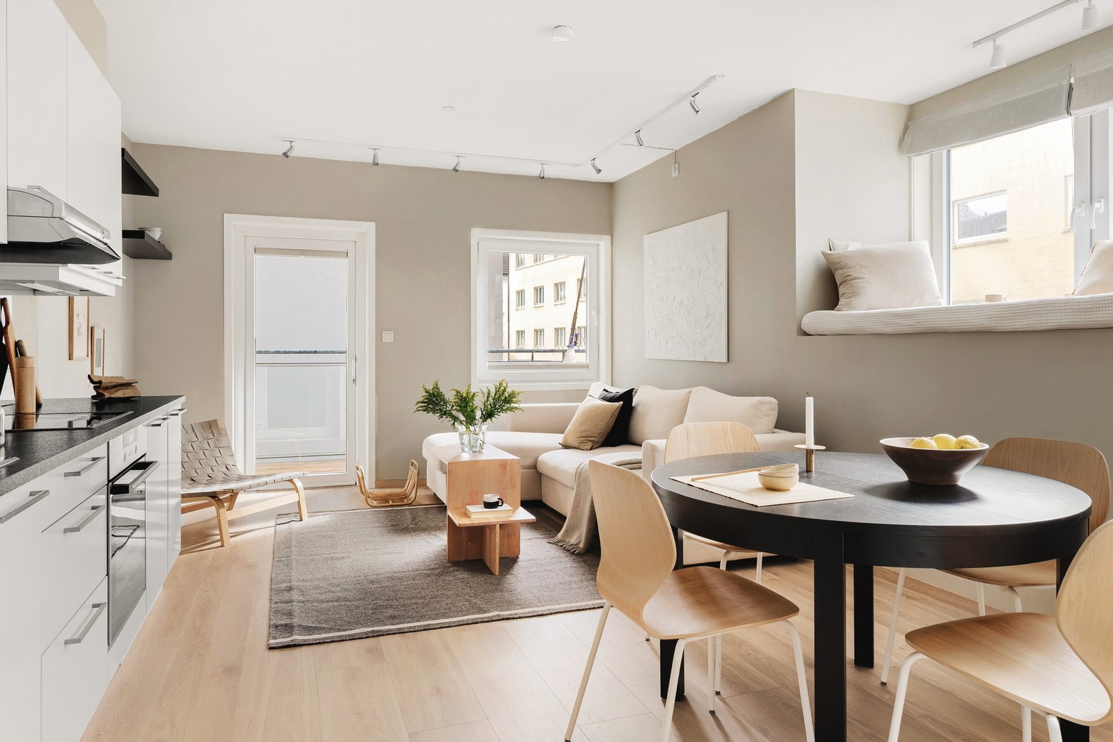 Mekleriet eiendomsmegling v/Joakim Wiik Bjerknes har gleden av å presentere Damsgårdsveien 54. Foto: Fotograf Alexander Vie. Galleribilde