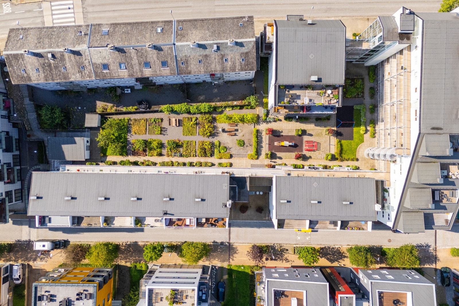 Leiligheten har en flott og sentral beliggenhet på Damsgård med busstopp rett ved. Galleribilde