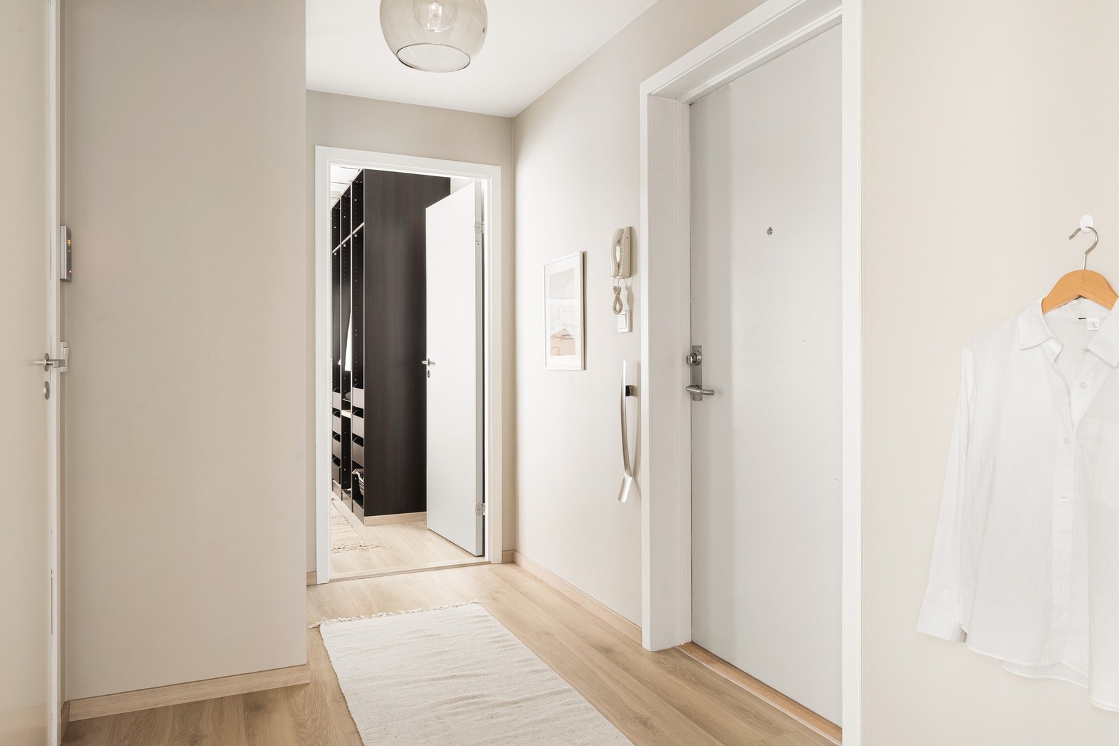 Porttelefon for åpning av ytterdør. Galleribilde