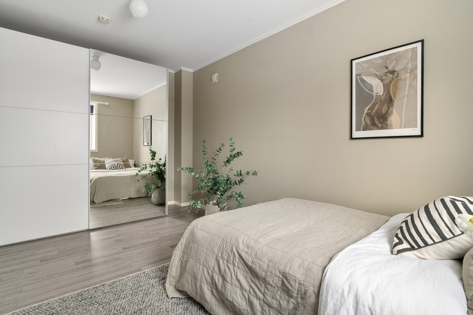 Dette rommet er betegnet som "vevstue" og bod fra de opprinnelige tegningene.