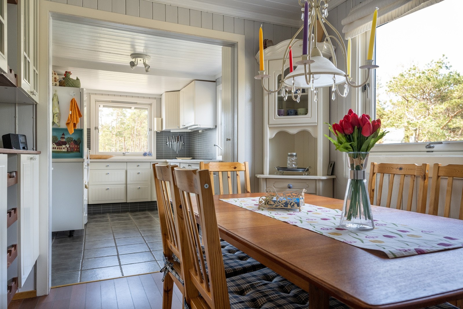 Spiseplass tilknyttet kjøkken Galleribilde