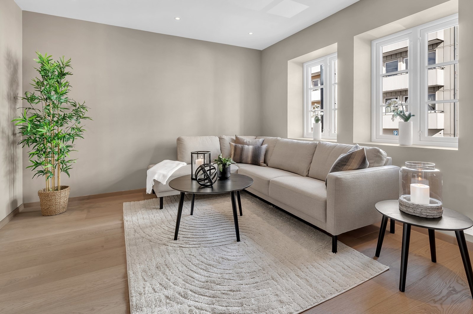 Lys og trivelig sofakrok Galleribilde