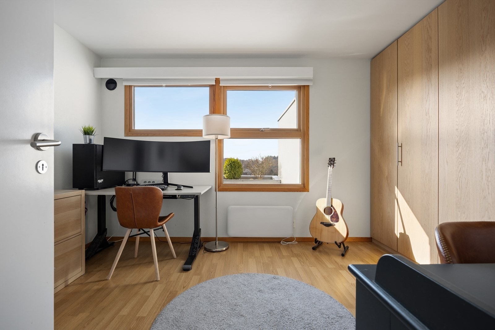 Her finnes også garderobeskap som sørger for gode oppbevaringsmuligheter. Galleribilde