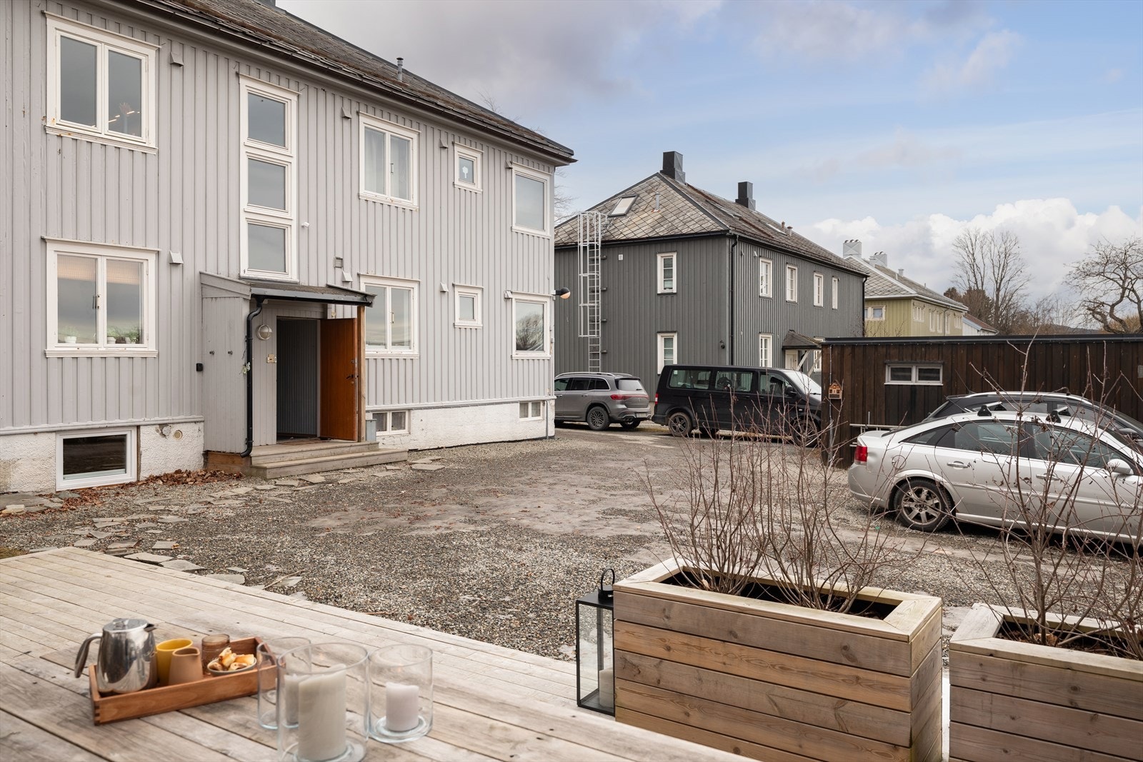 Leiligheten disponerer oppstillingsplass til parkering. Galleribilde