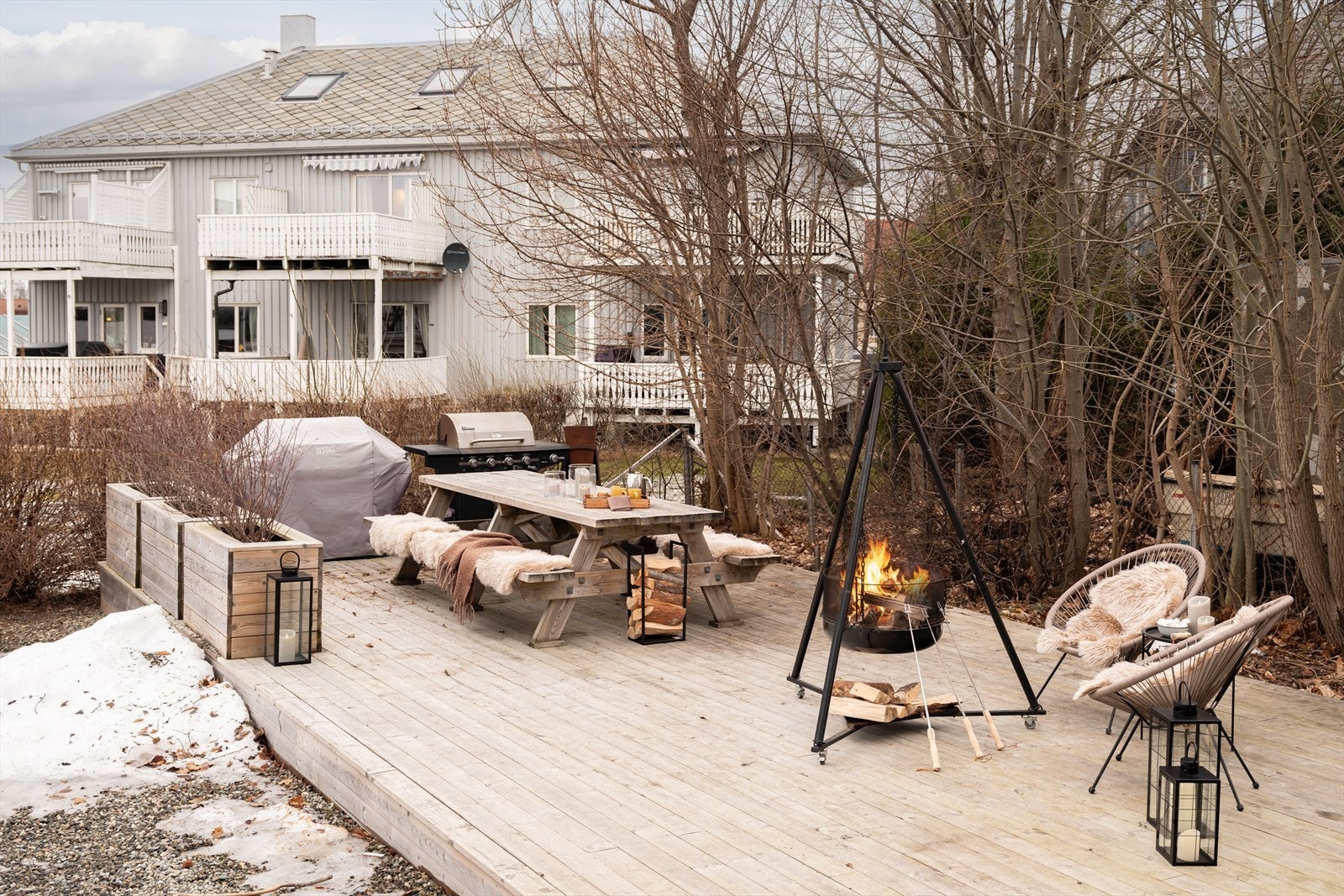 Den sentrale beliggenheten på Dalen Hageby byr på nærhet til Sirkus Shopping, City Lade, 3T-Lade og trikkestallen. Det er også metrobuss like ved. Galleribilde