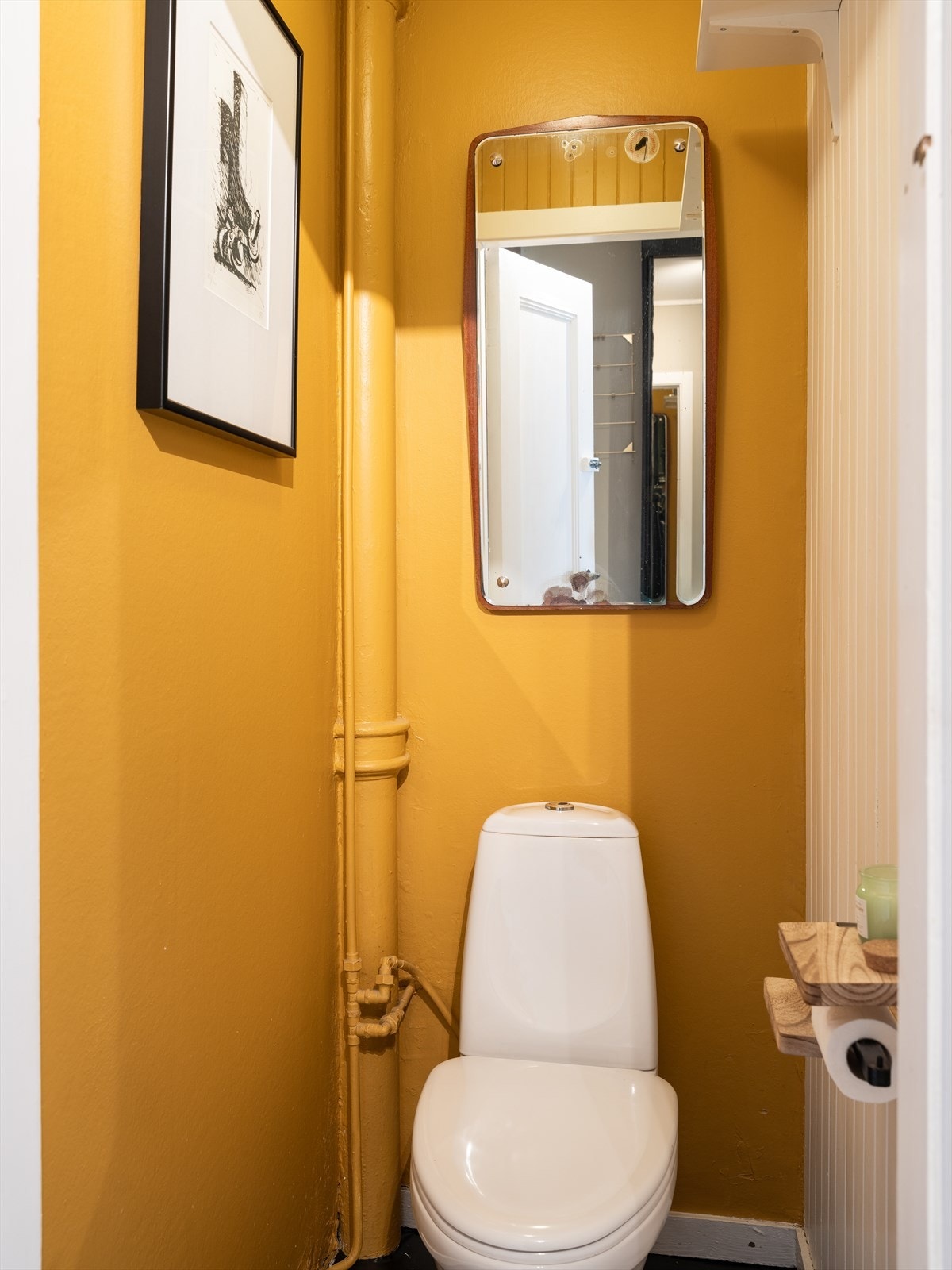 Fra gangen er det tilgang til eget toalettrom. Galleribilde