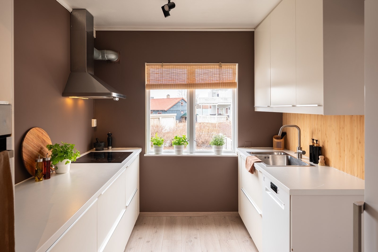 Stilrent og moderne kjøkken fra 2018 vurdert til TG1 av takstmann. Galleribilde