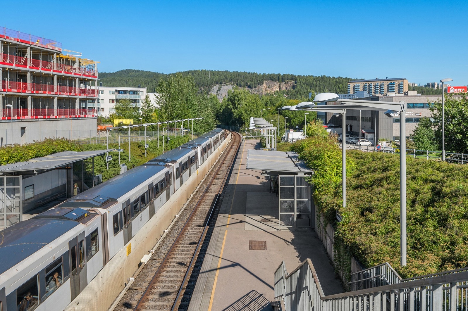 I umiddelbar nærhet ligger Ammerud T-bane, som enkelt tar deg dit du trenger. Galleribilde