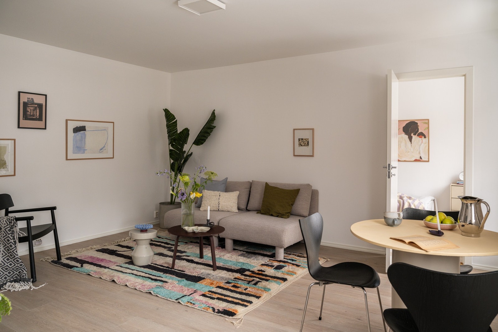 Her får du en lekker leilighet med god planløsning og fin størrelse på alle rom. Galleribilde