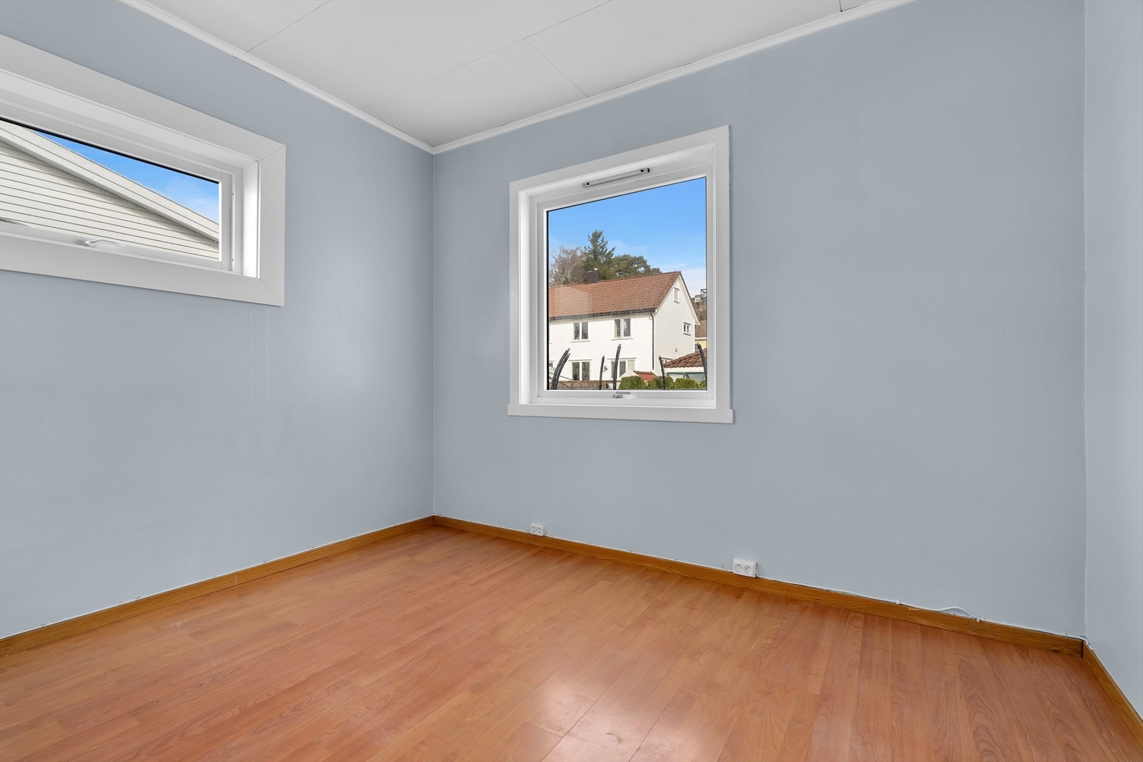 Soverom 2. Også her med plass til dobbeltseng og tilhørende møbler. Galleribilde