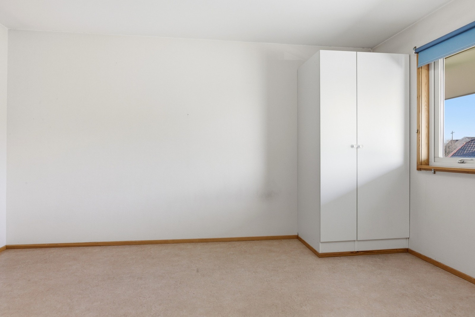 Leiligheten har to soverom, begge med garderobeskap. Galleribilde