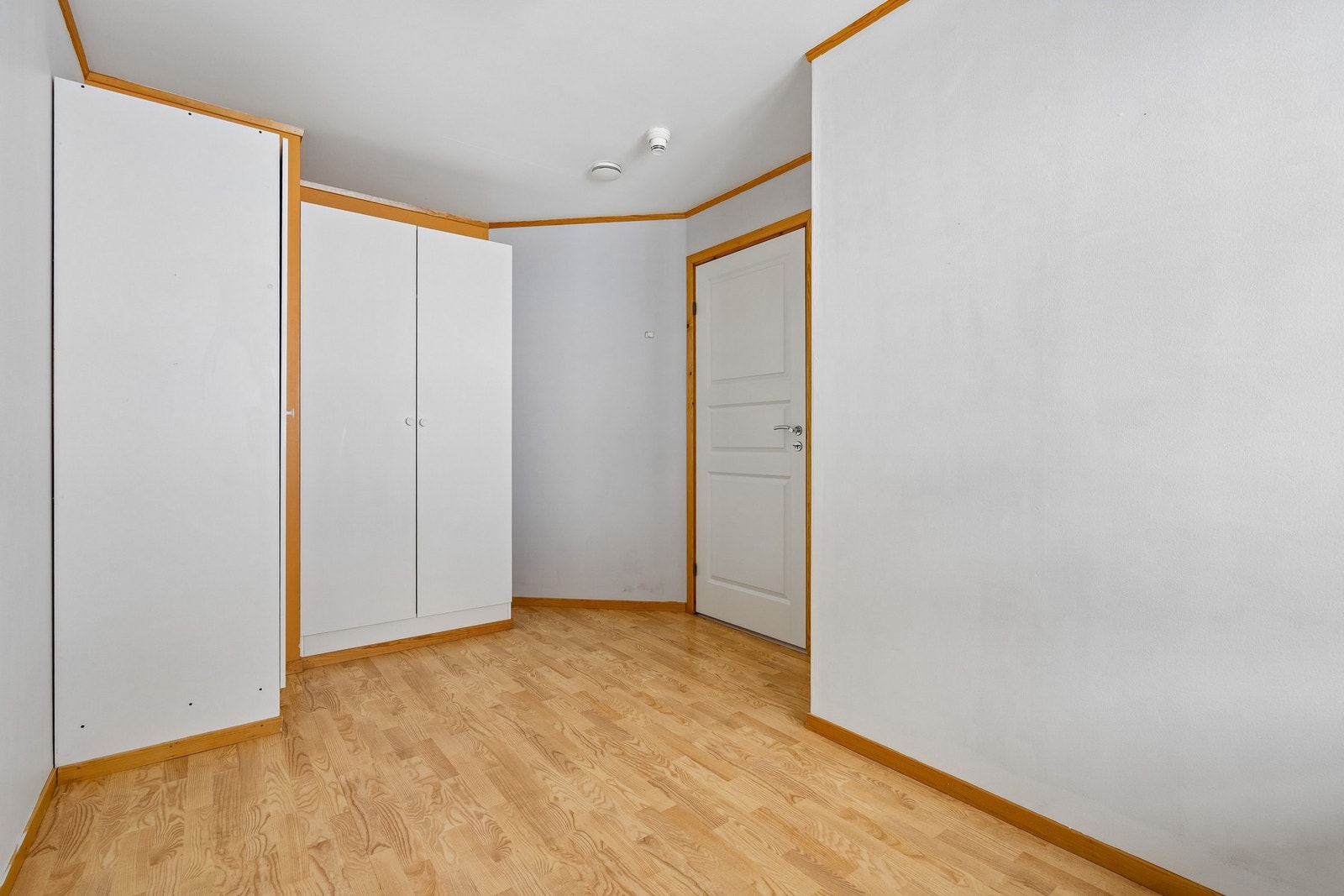 God plass til klesskap og seng! Galleribilde