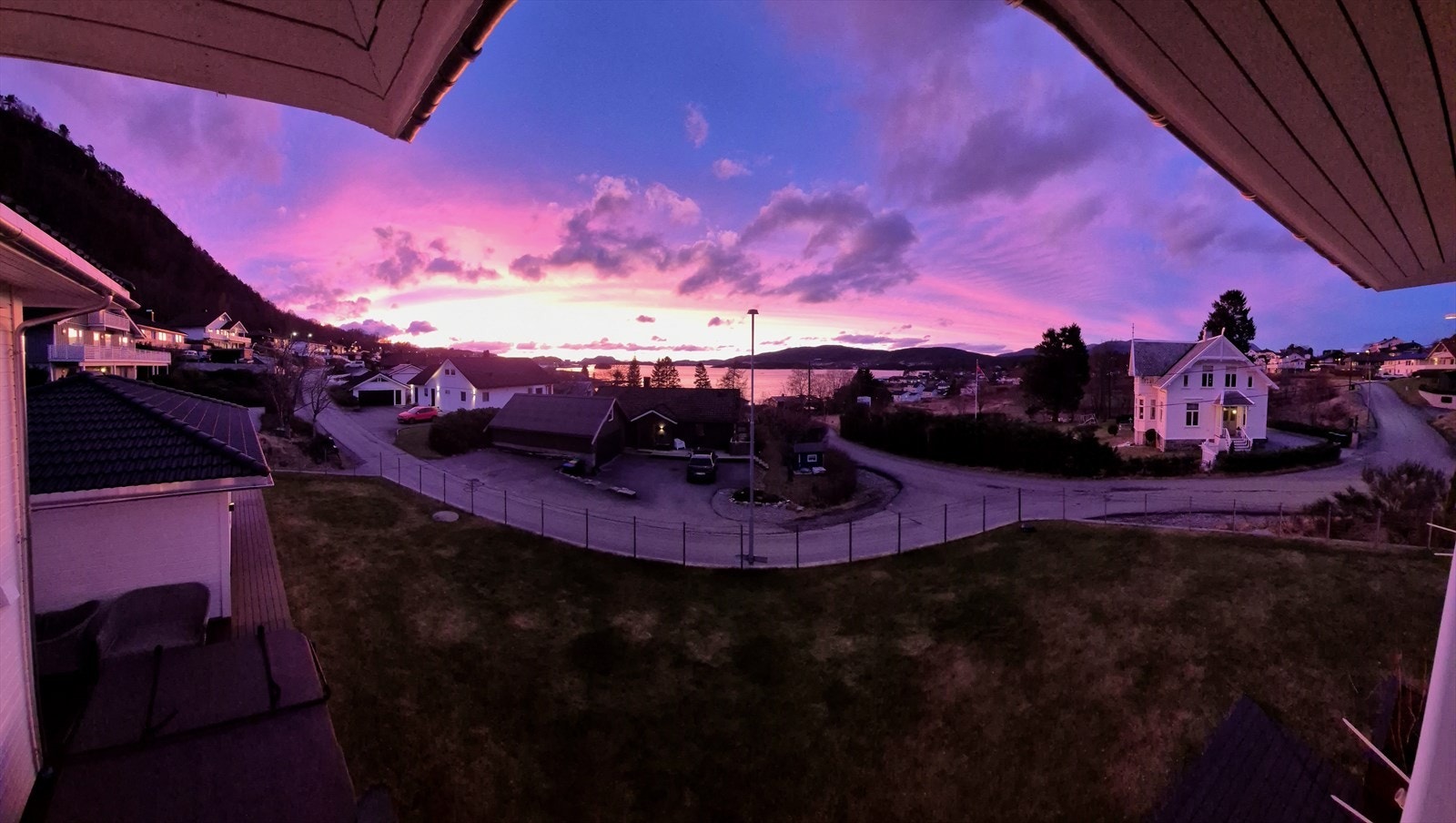 Utsikten er et skue som forandrer seg med årstidene og lyset. Galleribilde