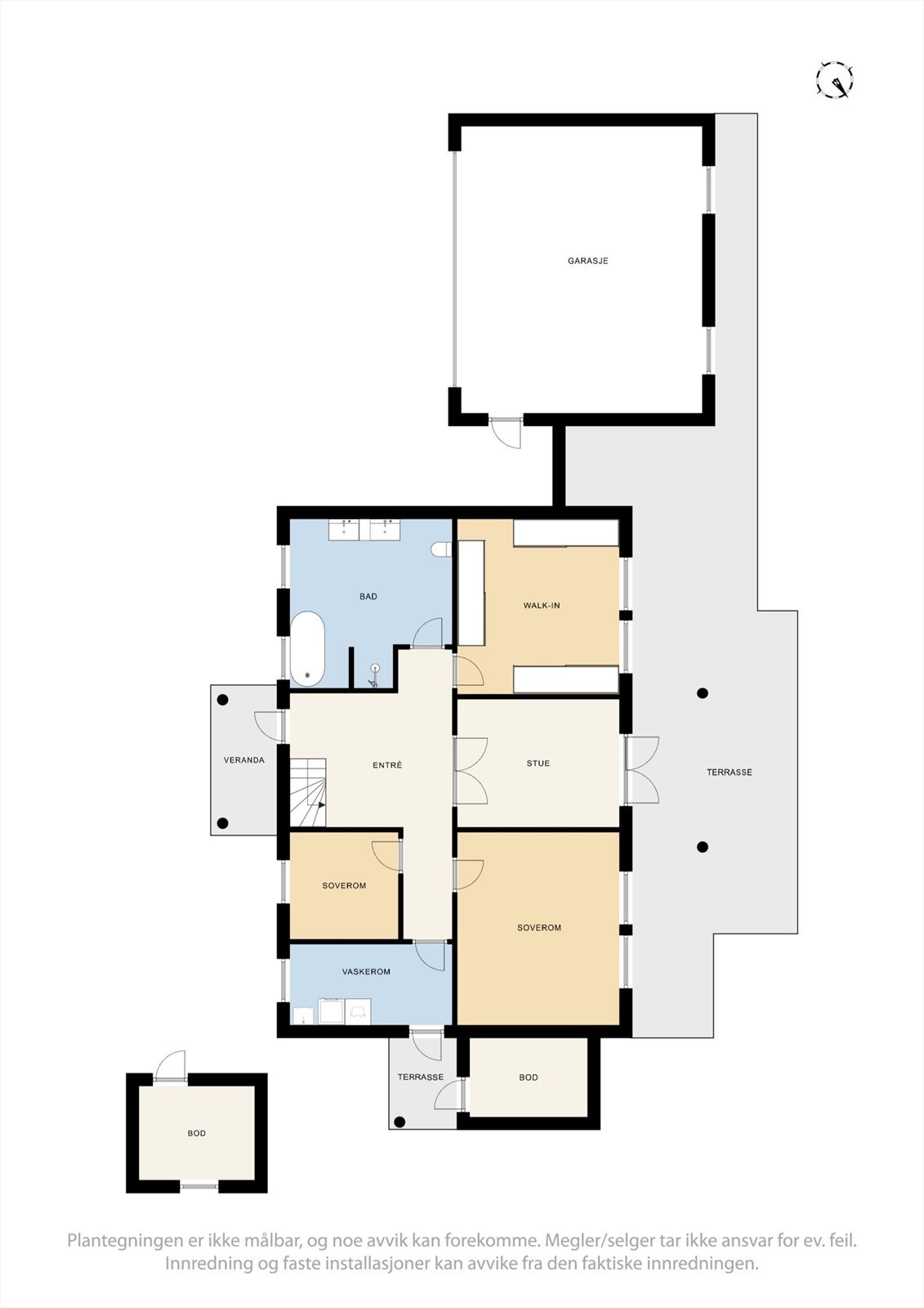 Første etasje er praktisk innredet med blant annet to stuer, to soverom, bad, vaskerom og walk-in-garderobe. Galleribilde