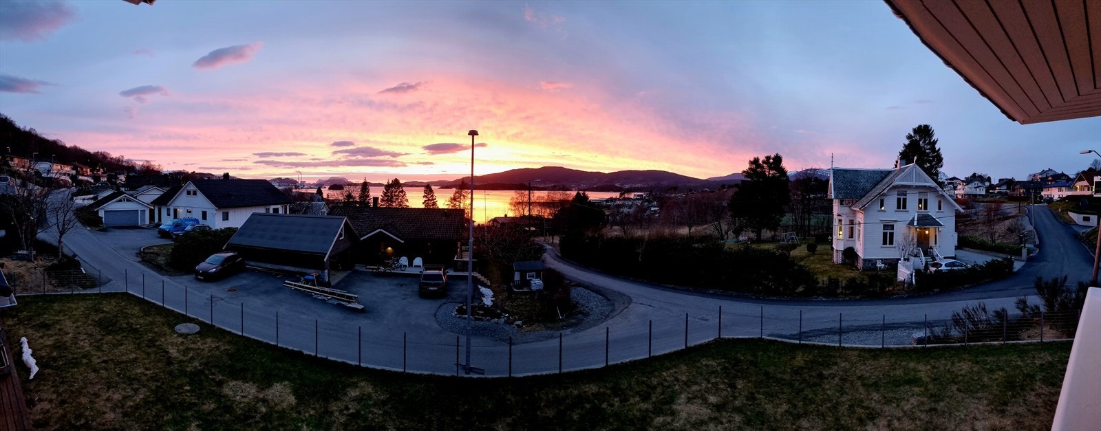 Kveldsstemning fra eiendommen. Galleribilde