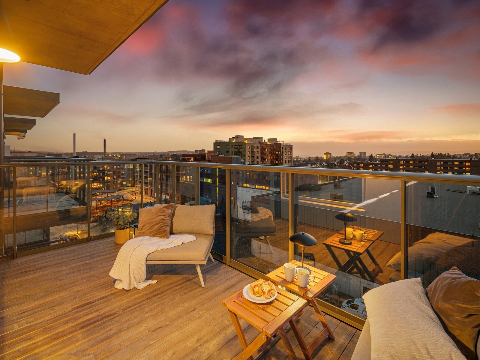 Her kan du nyte sommerkvelder med fantastisk solnedgang i rolige omgivelser. Galleribilde