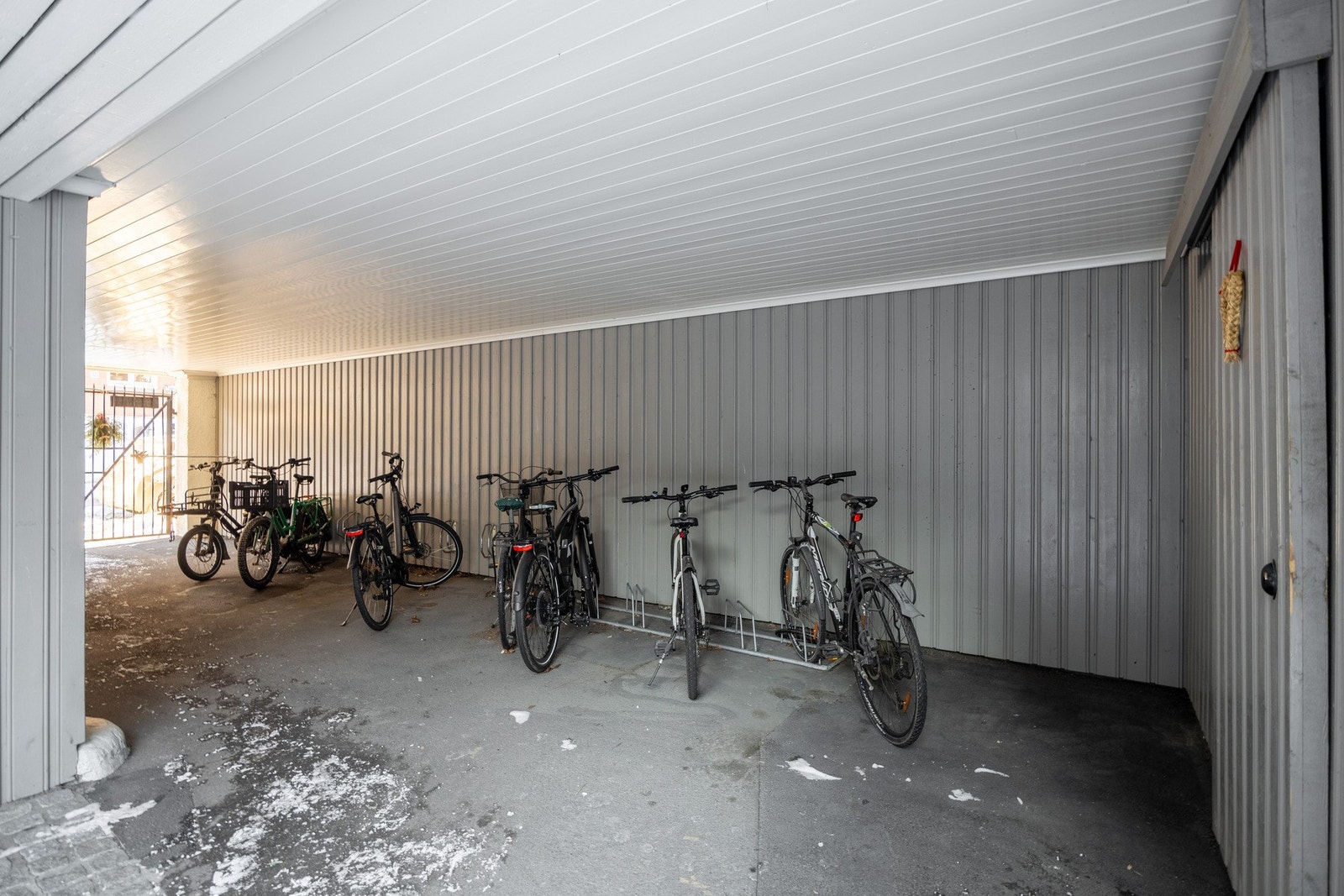 Praktisk sykkelparkering. Galleribilde