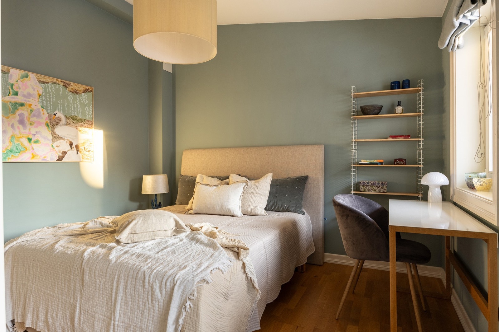 Begge soverommene har god plass og er innredet med garderobe. Galleribilde