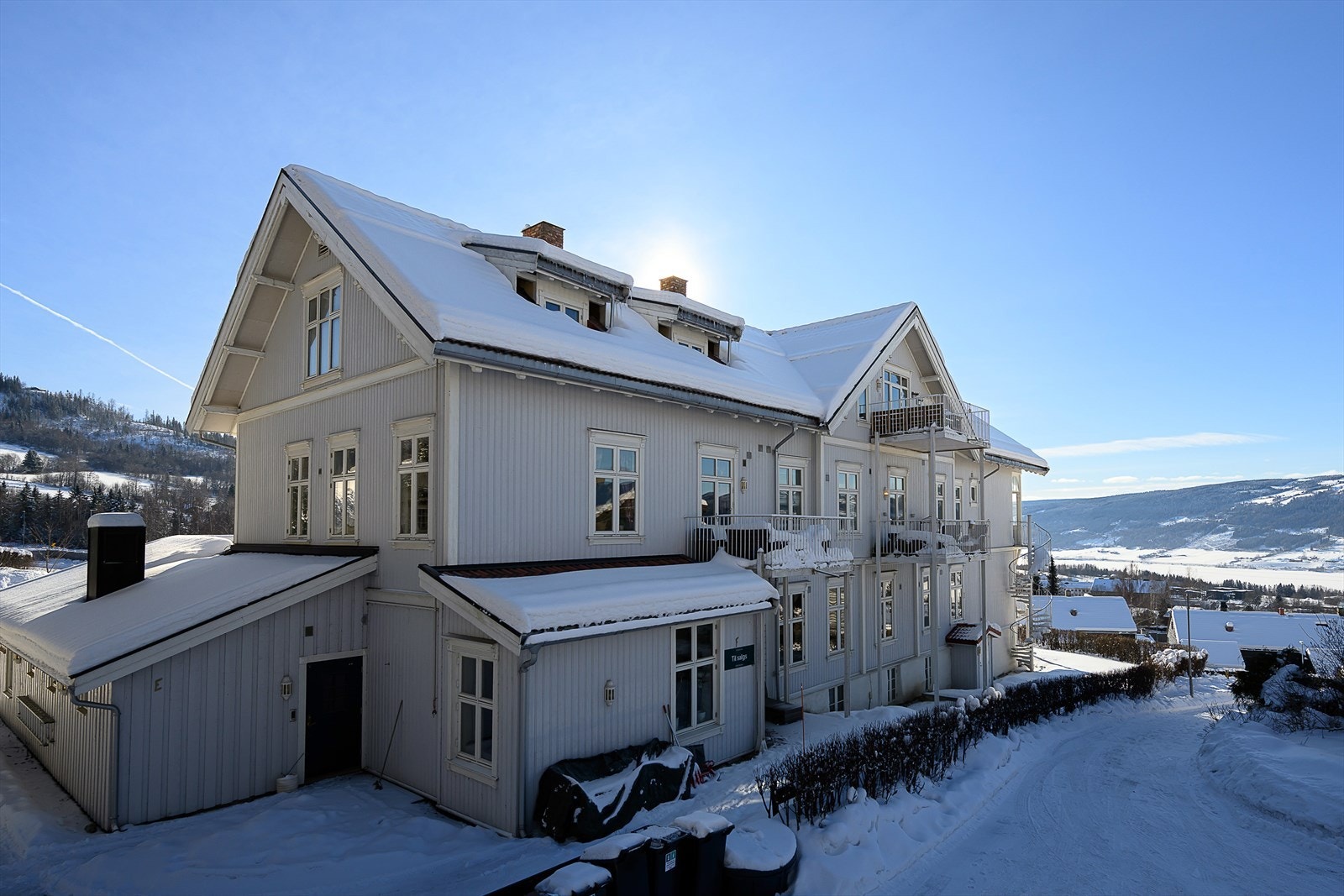 Bygningen fra 1900 ble ombygget til leiligheter i 2007, og kombinerer klassisk stil med moderne standard. Galleribilde