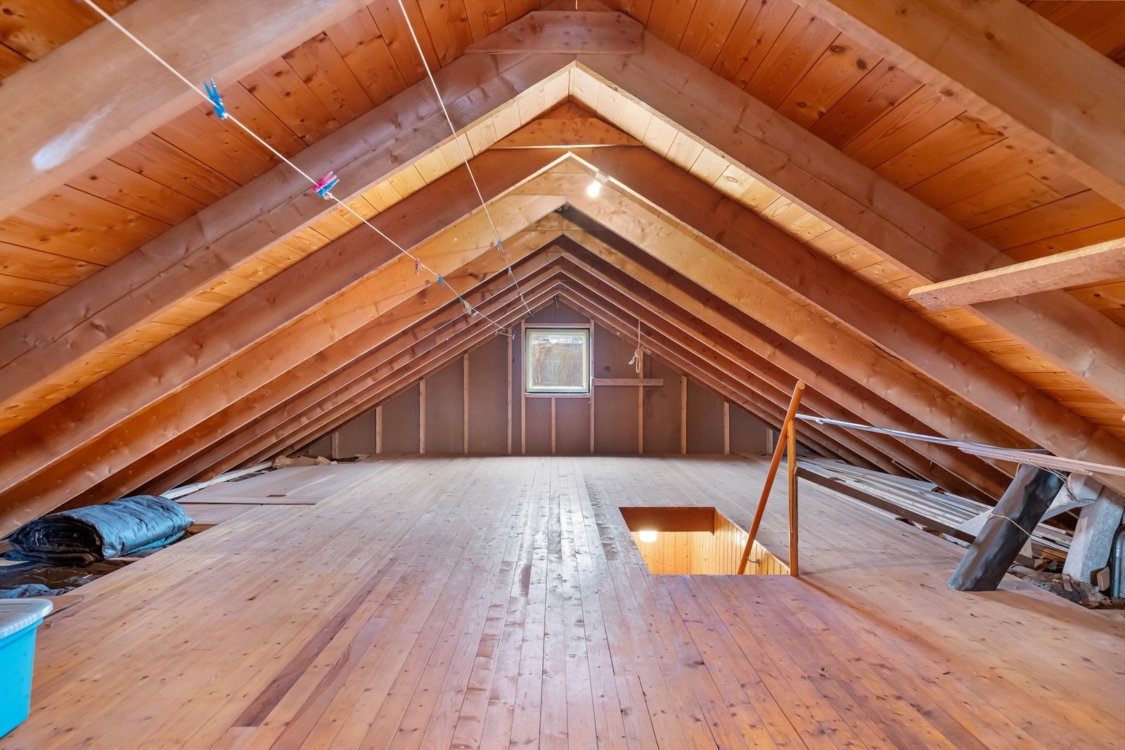 Loftet har trappadkomst fra 1. etasje. Galleribilde