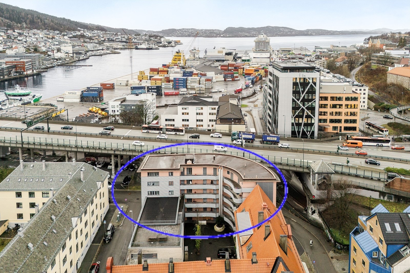 Konsul Børs gate 14G mot Puddefjordsbroen Galleribilde