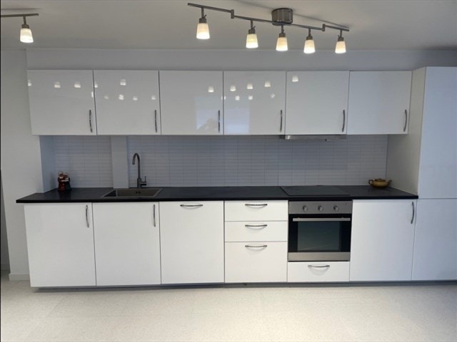 Dette tidligere rulle- og strykerommet er bruksendret, og ble i februar 2025 godkjent av PBE som kjøkken. Ferdigattest foreligger. Galleribilde