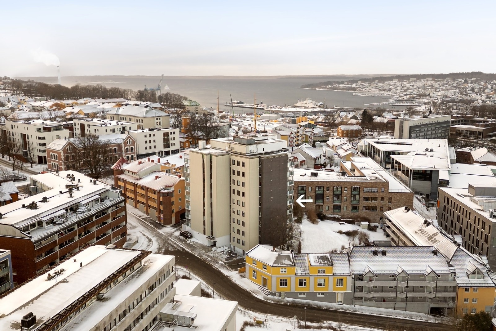 Den aktuelle leiligheten ligger i byggets 6. etasje Galleribilde