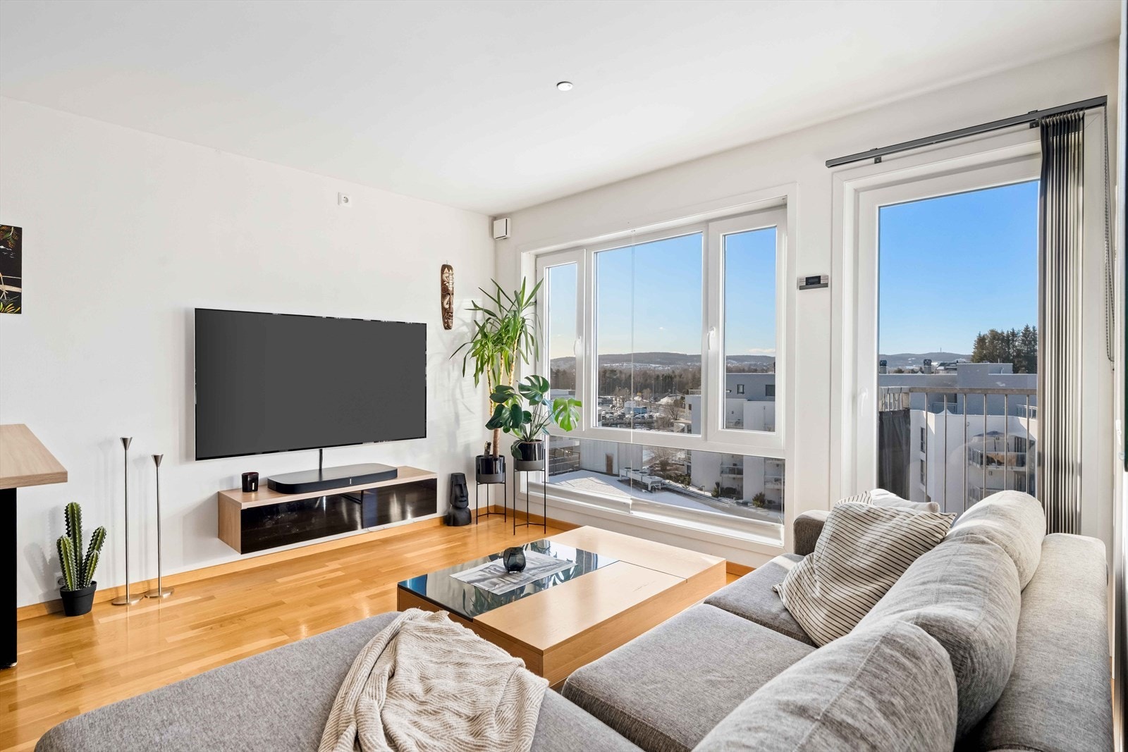 Velkommen til Åråssvingen 9, en toppleilighet fra 2012 med attraktiv beliggenhet! Foto: Stefan Borup. Galleribilde