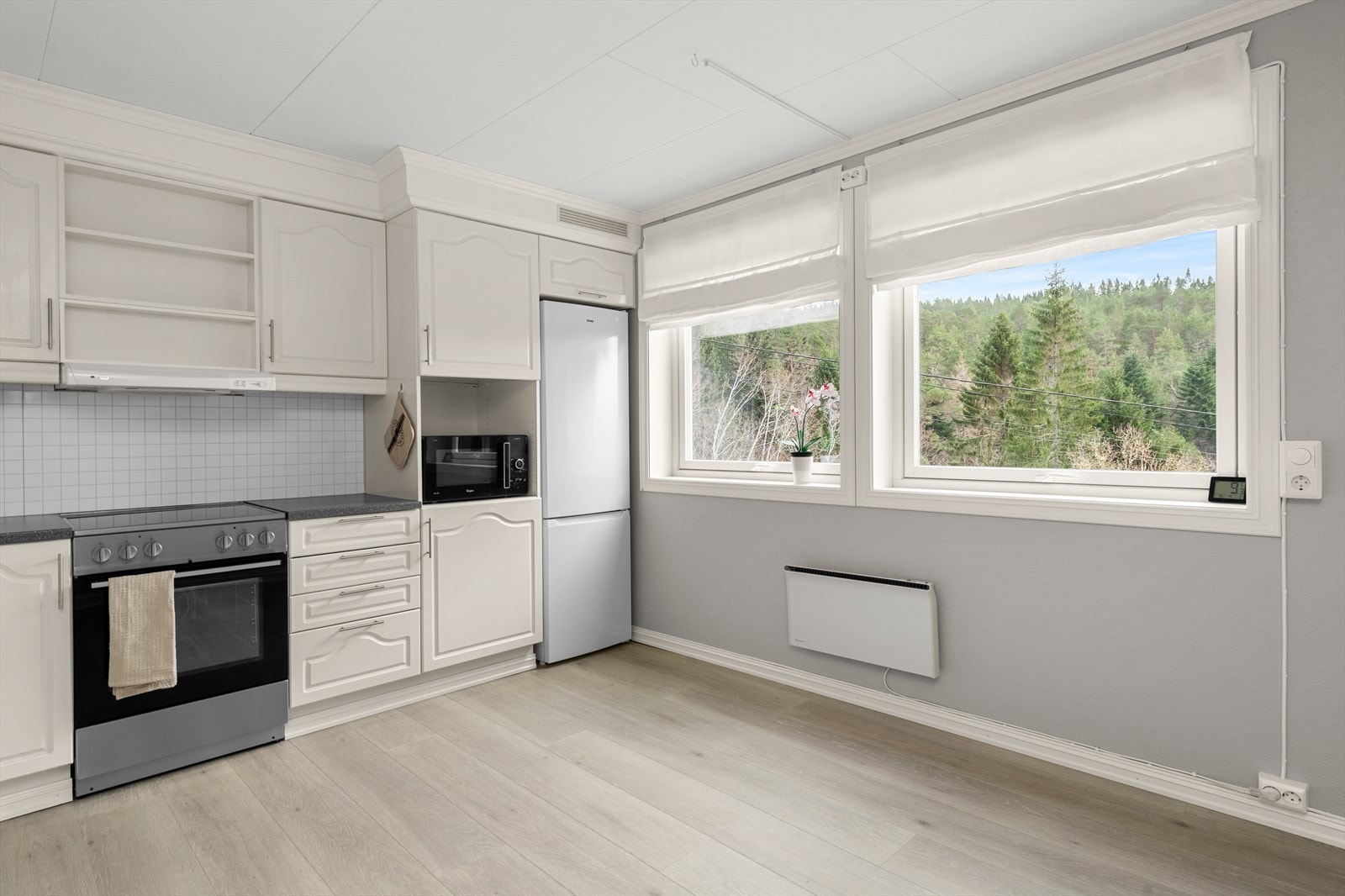 Det er plass til en spisegruppe på kjøkkenet Galleribilde