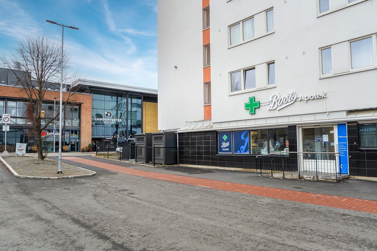 Senteret er en spasertur inna, eller 5 minutter med bil Galleribilde