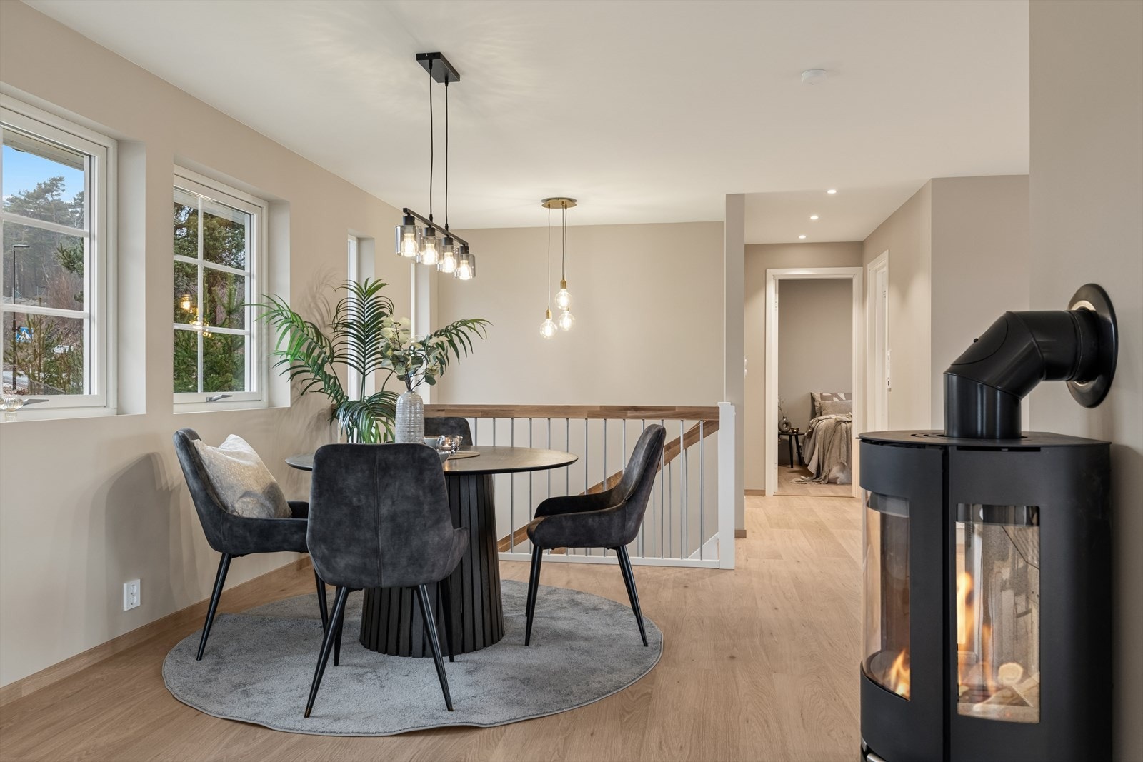 Alle overflater er oppgradert i 2025/2026 og veggene er etterisolert innvendig Galleribilde