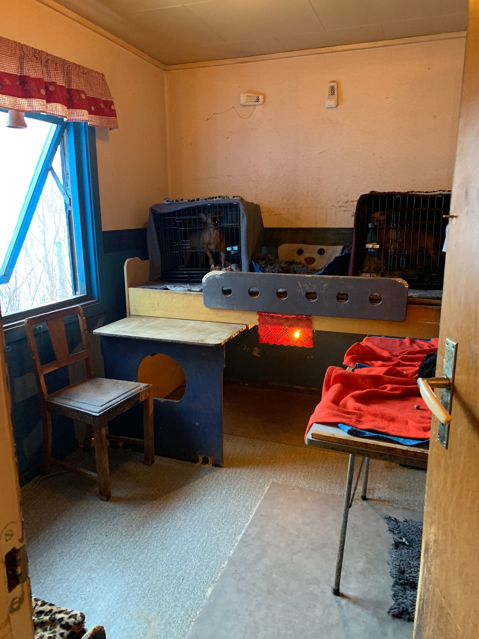 Soverom 2, brukes til hundehold. Soverom 3 og 4 ikke fotografert. Galleribilde